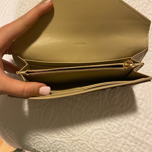 Burberry button wallet - Picture 2 of 2